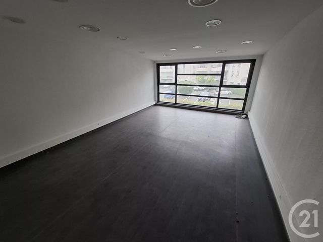 Afficher la photo en grand commerce à louer - 140.0 m2 - AUTERIVE - 31 - MIDI-PYRENEES - Century 21 Act Immobilier