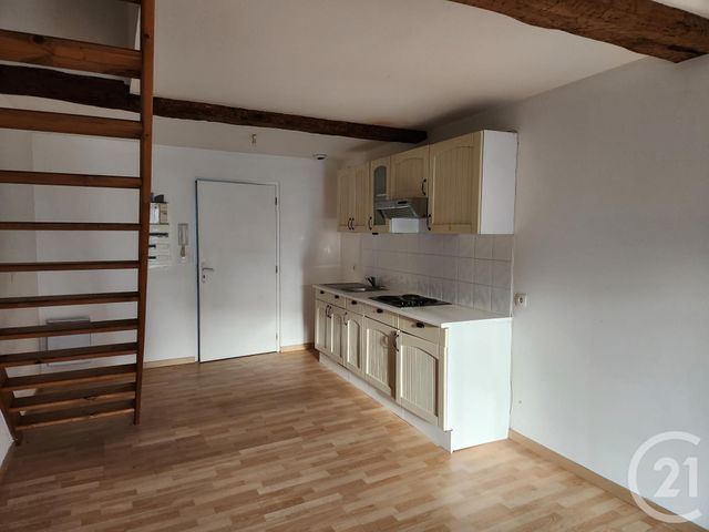Appartement F2 à louer ST QUIRC